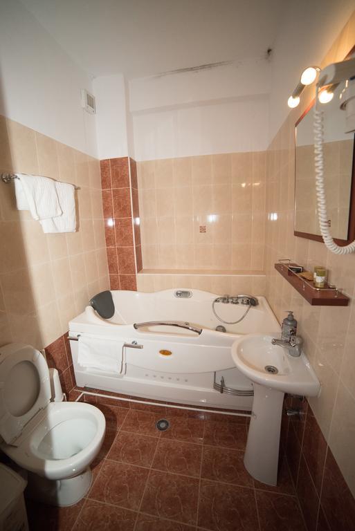 Hotel Galaxias Káto Loutrákion エクステリア 写真
