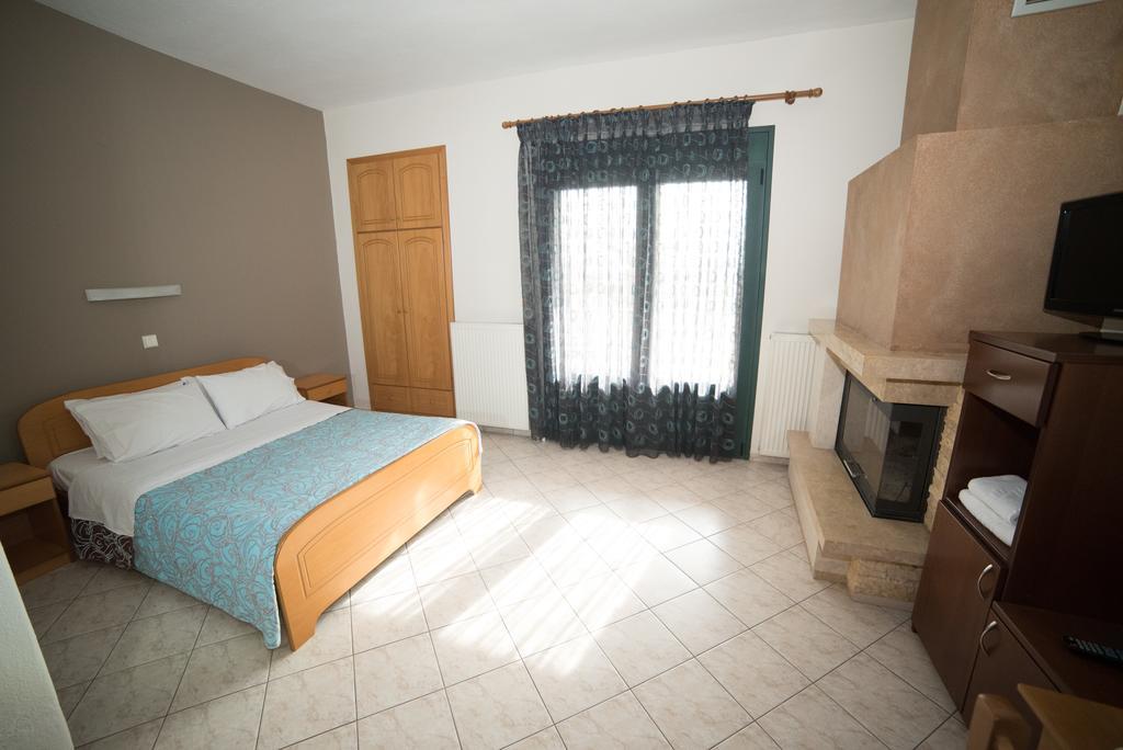 Hotel Galaxias Káto Loutrákion エクステリア 写真
